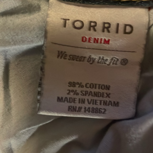 Torrid Premium cropped jeans - Picture 5 of 7